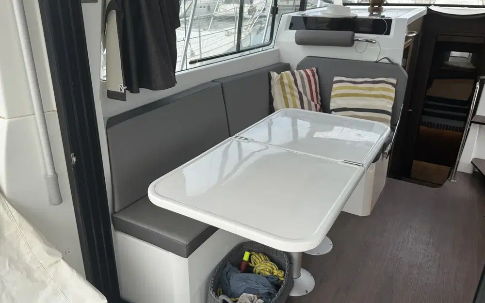 slider 10 Beneteau Antares 11