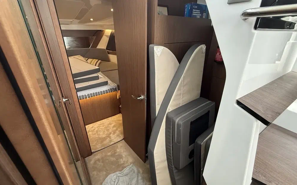 slider 15 Beneteau Antares 11 OB