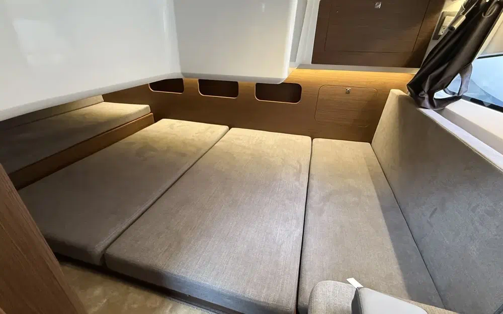 slider 18 Beneteau Antares 11 OB