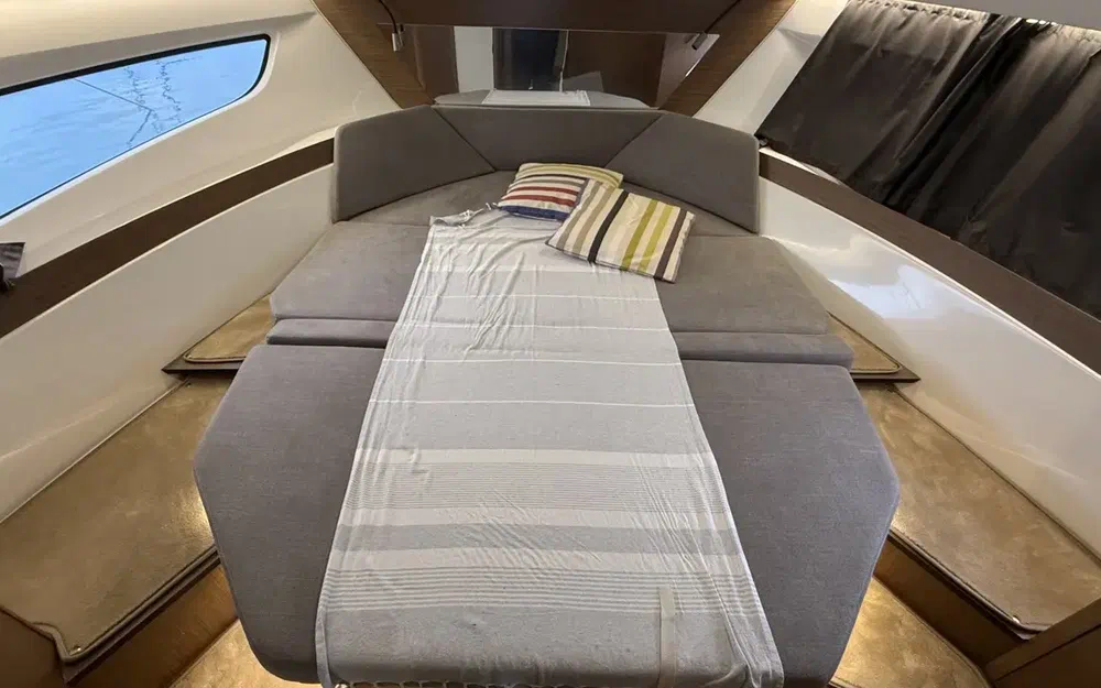 slider 19 Beneteau Antares 11