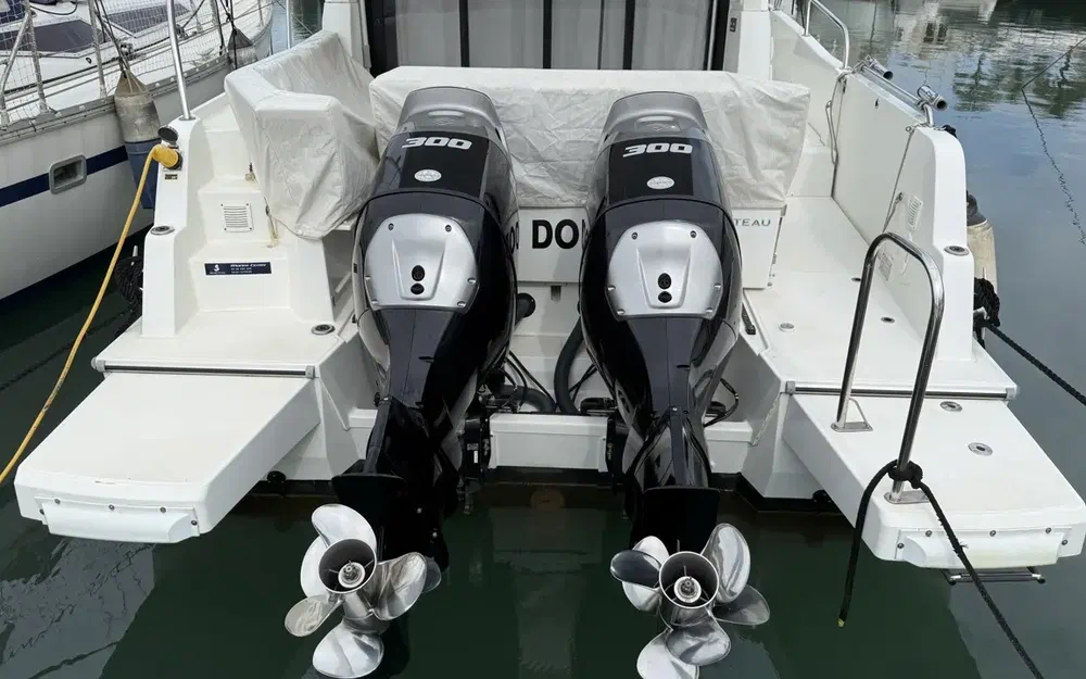 slider 4 Beneteau Antares 11 OB