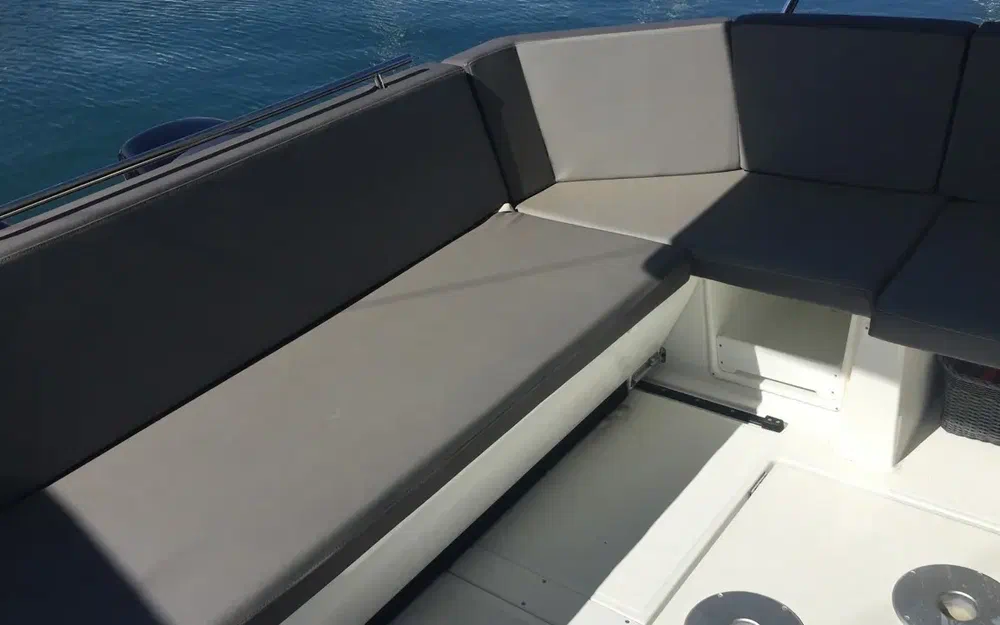 slider 5 Beneteau Antares 11