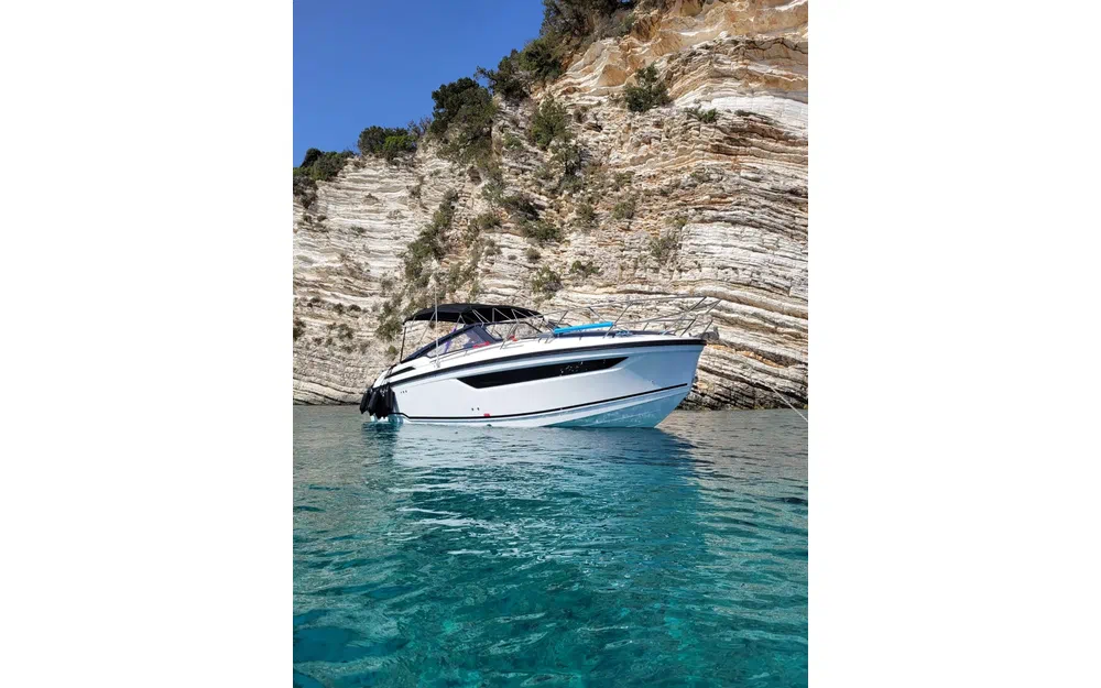 slider 0 Parker 800 Cruiser