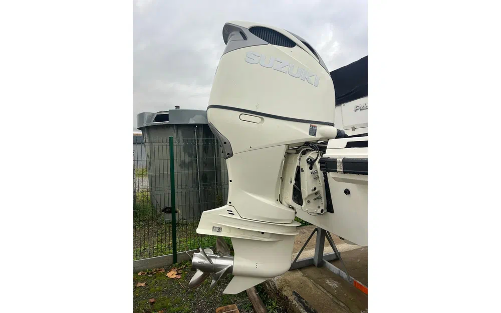 slider 3 Parker 800 Cruiser