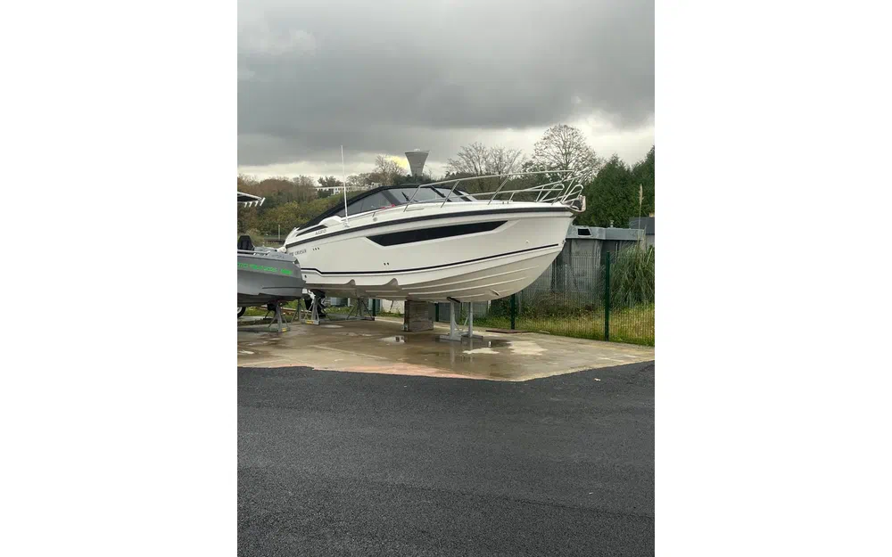 slider 2 Parker 800 Cruiser