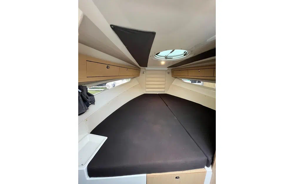 slider 11 Parker 800 Cruiser