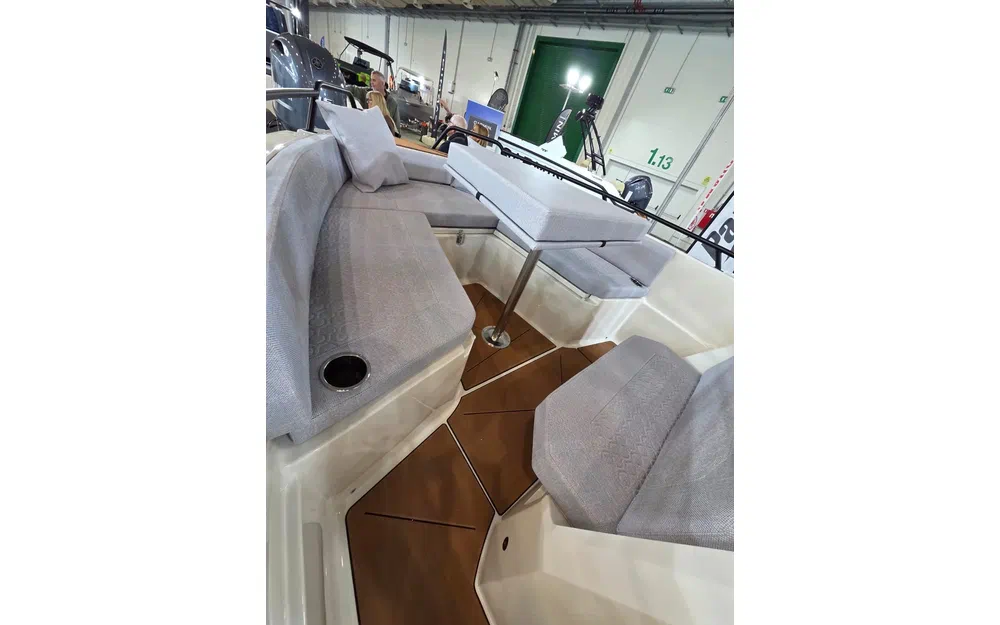 slider 4 Nireus Boats Spirit 53