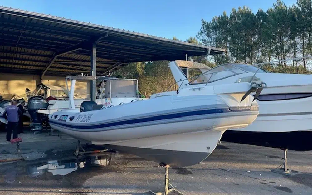 slider 0 Capelli Tempest 750