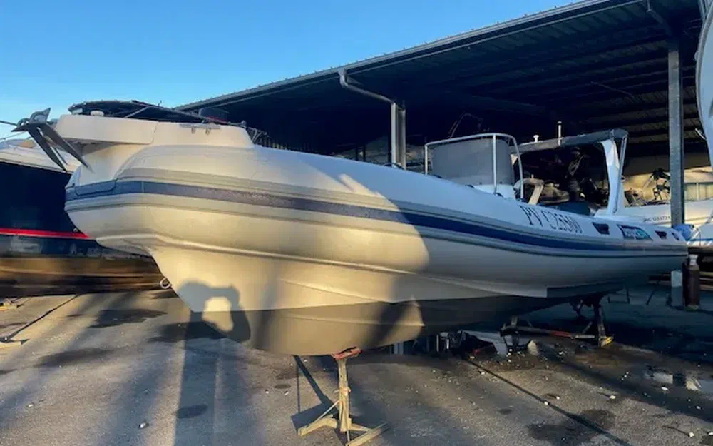 slider 1 Capelli Tempest 750