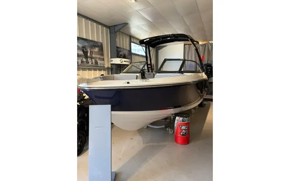 slider 0 Bayliner V20