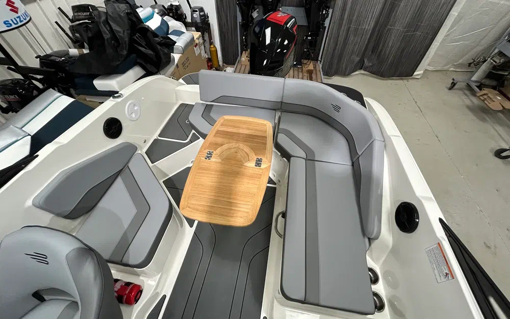 slider 6 Bayliner V20