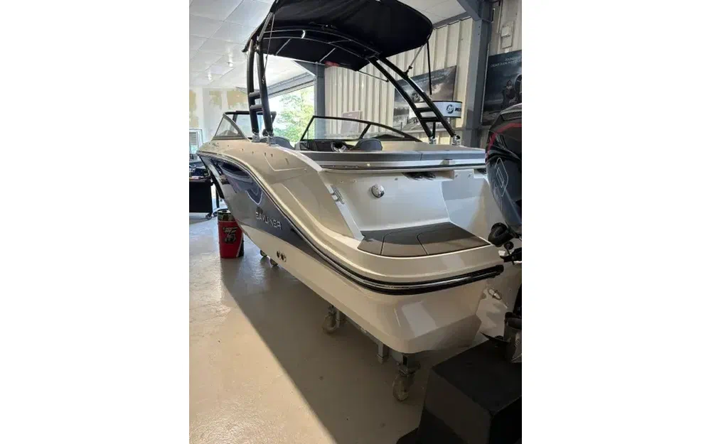 slider 8 Bayliner V20