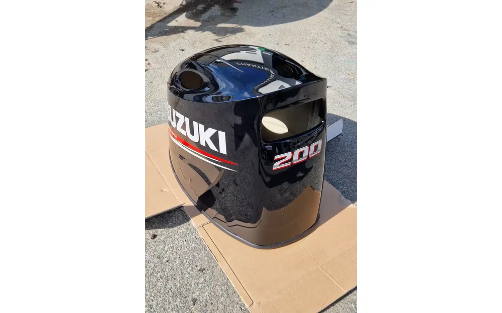 slider 1 Capot moteur SUZUKI DF200A