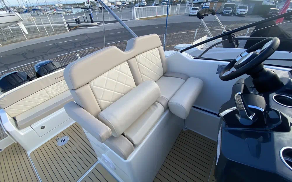 slider 6 Quicksilver Activ 875 Sundeck