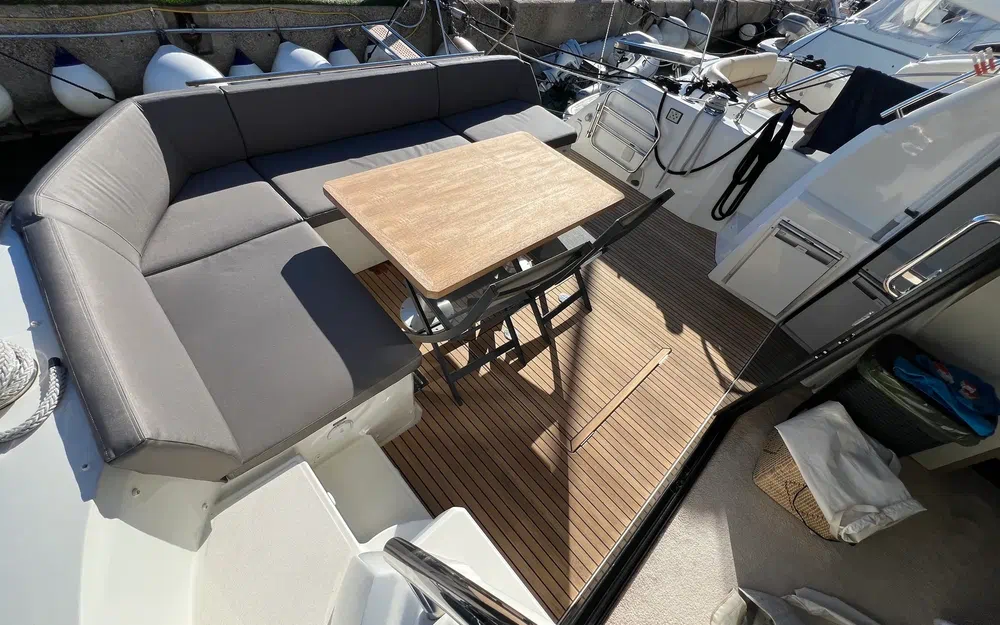slider 5 Prestige Yachts Prestige 460 S