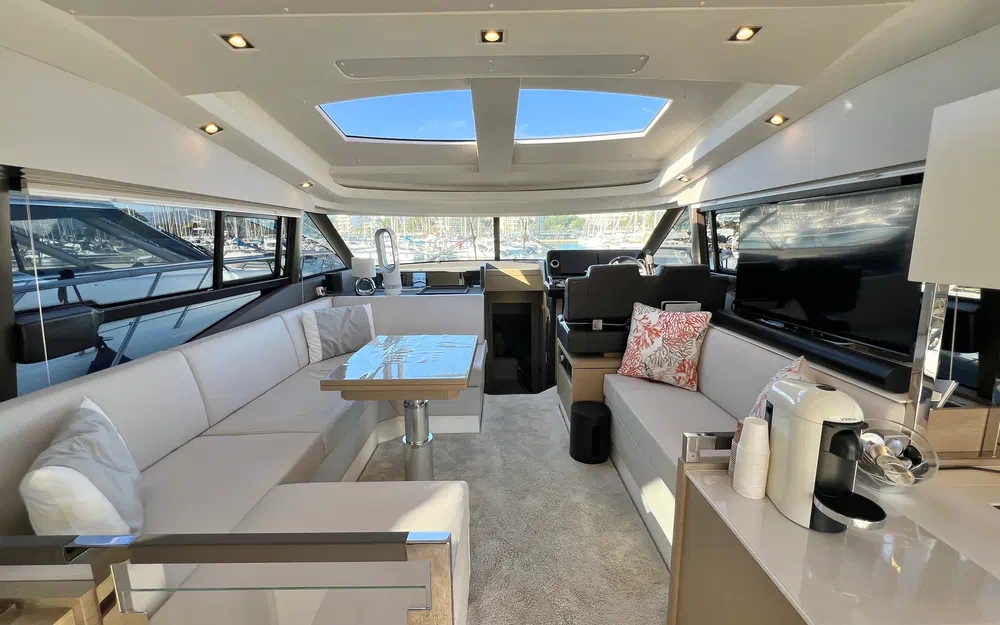 slider 7 Prestige Yachts Prestige 460 S