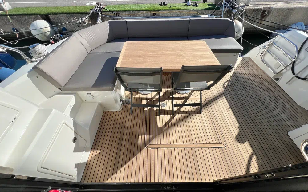 slider 6 Prestige Yachts 460 S