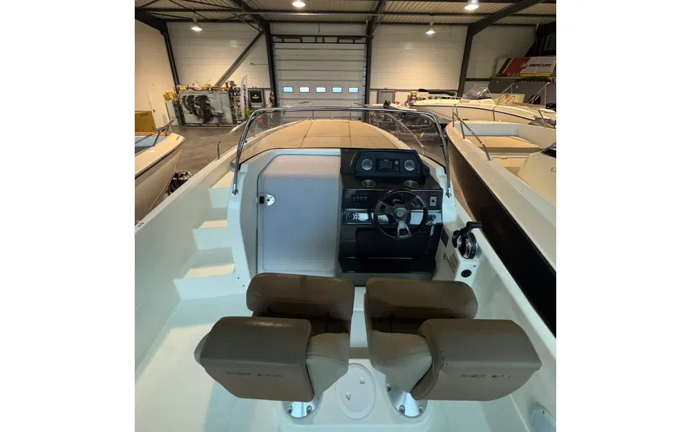 slider 2 Quicksilver Activ 675 Sundeck