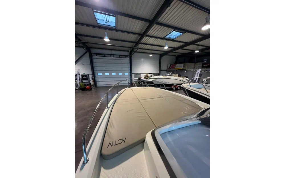 slider 3 Quicksilver Activ 675 Sundeck