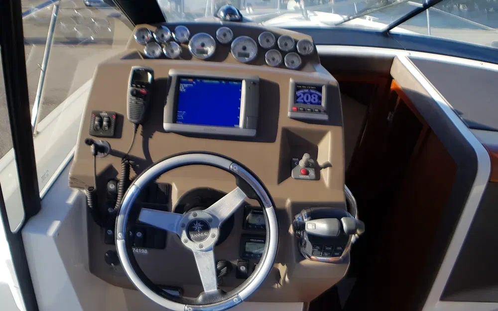 slider 3 Jeanneau NC 11