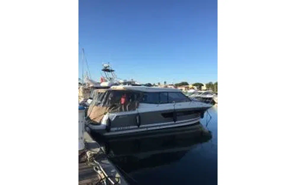 slider 6 Jeanneau NC 11