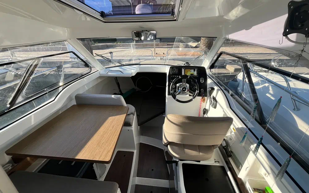 slider 12 Beneteau Antares 7