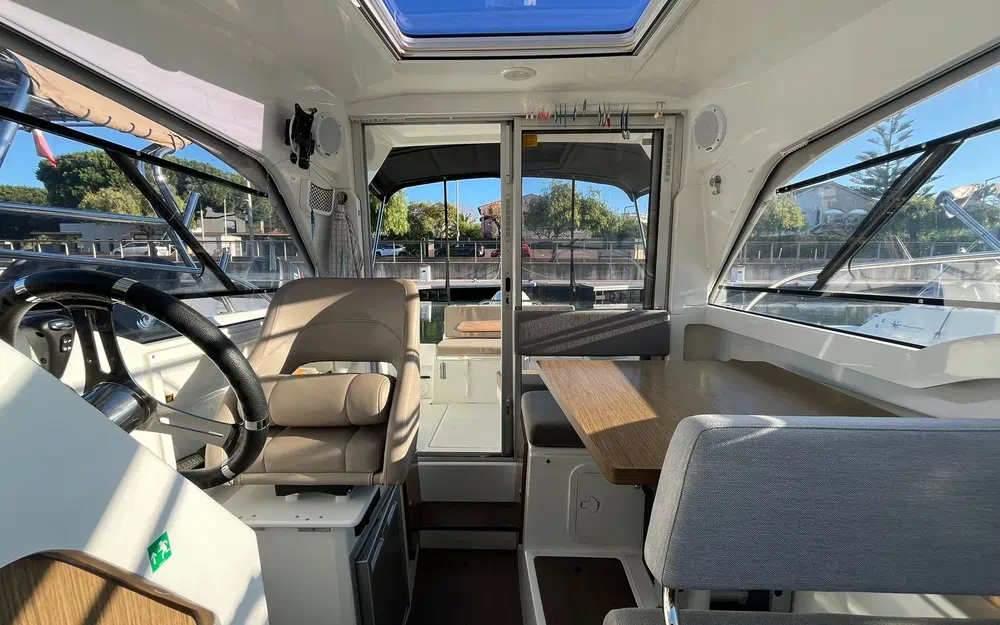 slider 18 Beneteau Antares 7