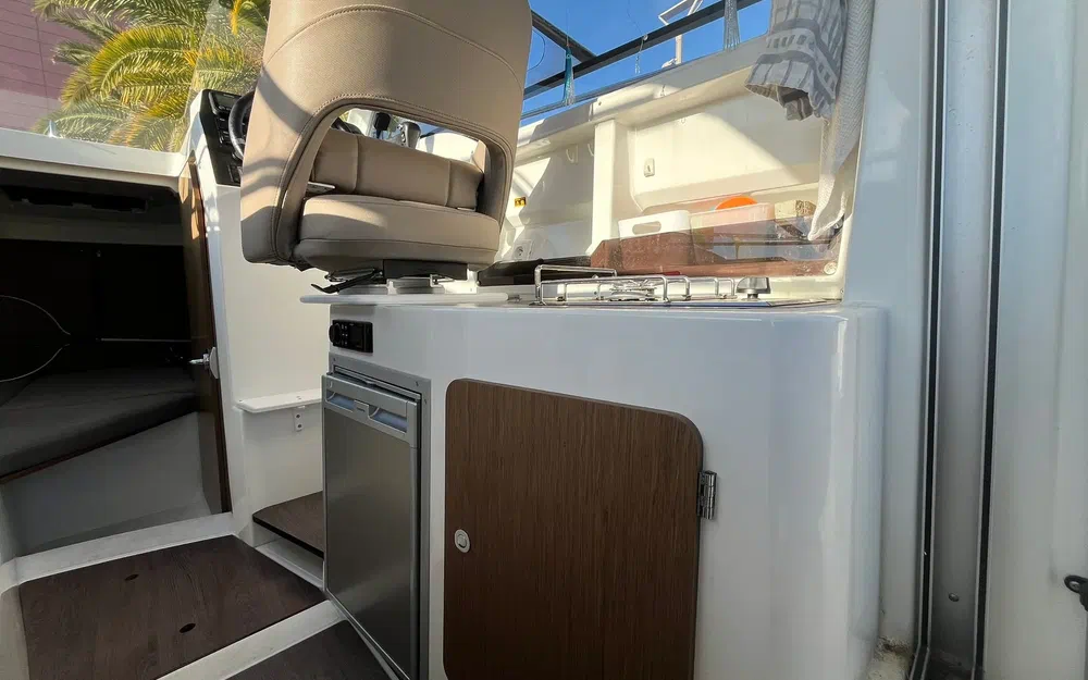 slider 13 Beneteau Antares 7