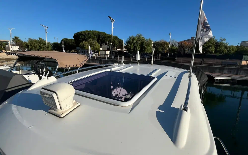 slider 6 Beneteau Antares 7