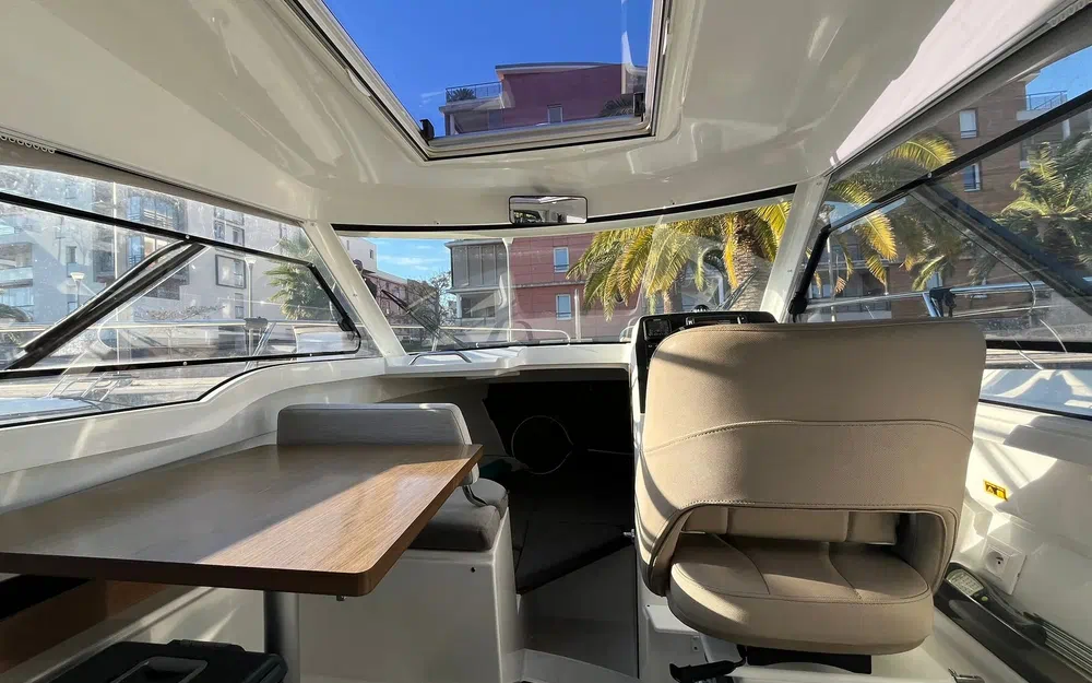 slider 14 Beneteau Antares 7