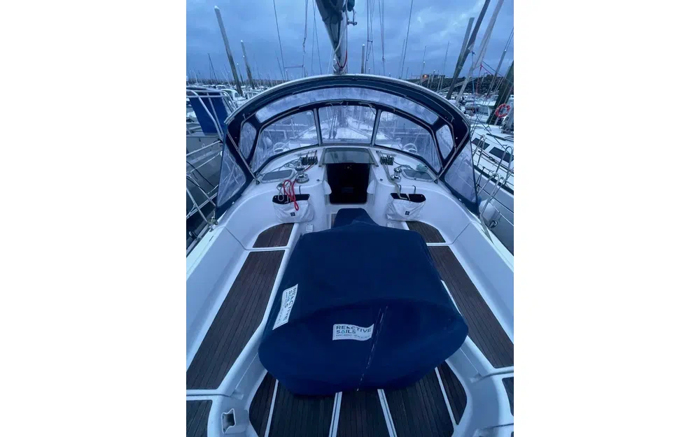 slider 1 Beneteau Oceanis 411 Clipper