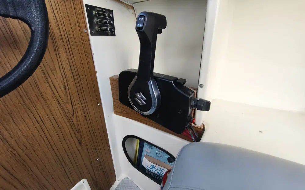 slider 10 Guymarine GM 560