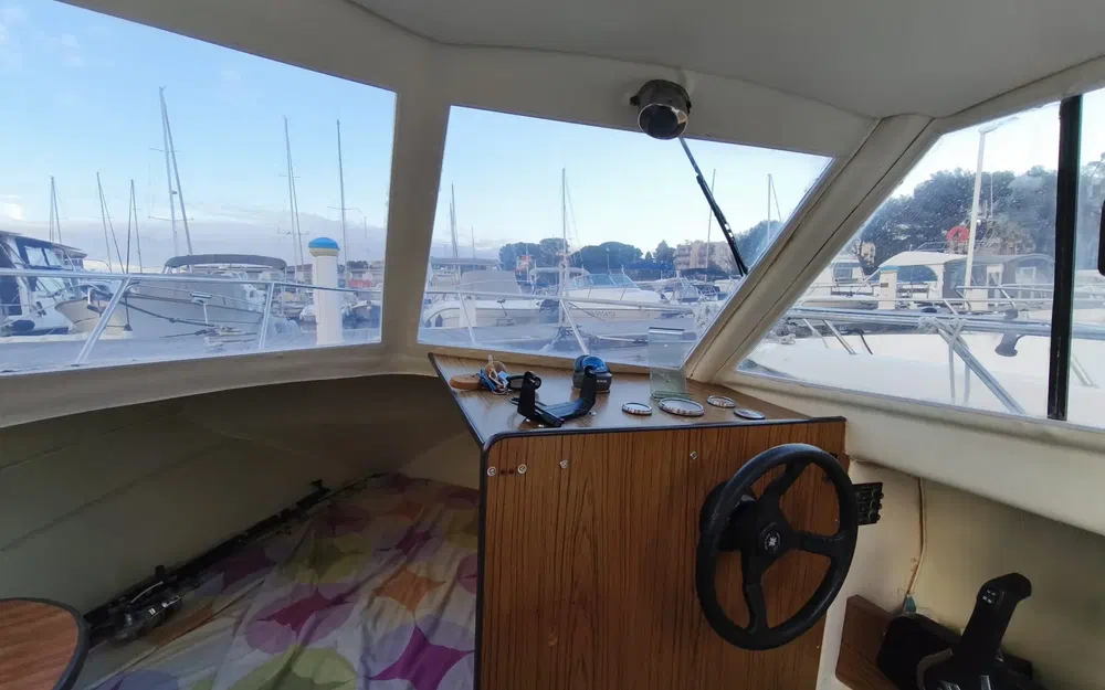 slider 12 Guymarine GM 560