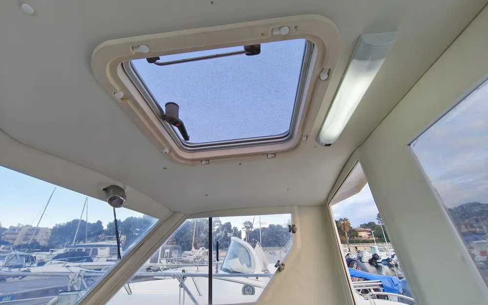 slider 13 Guymarine GM 560