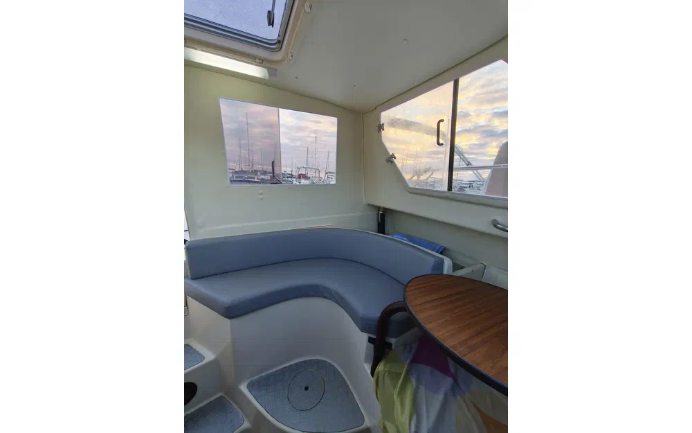 slider 9 Guymarine GM 560