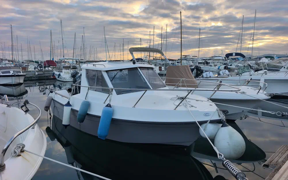 slider 0 Guymarine GM 560