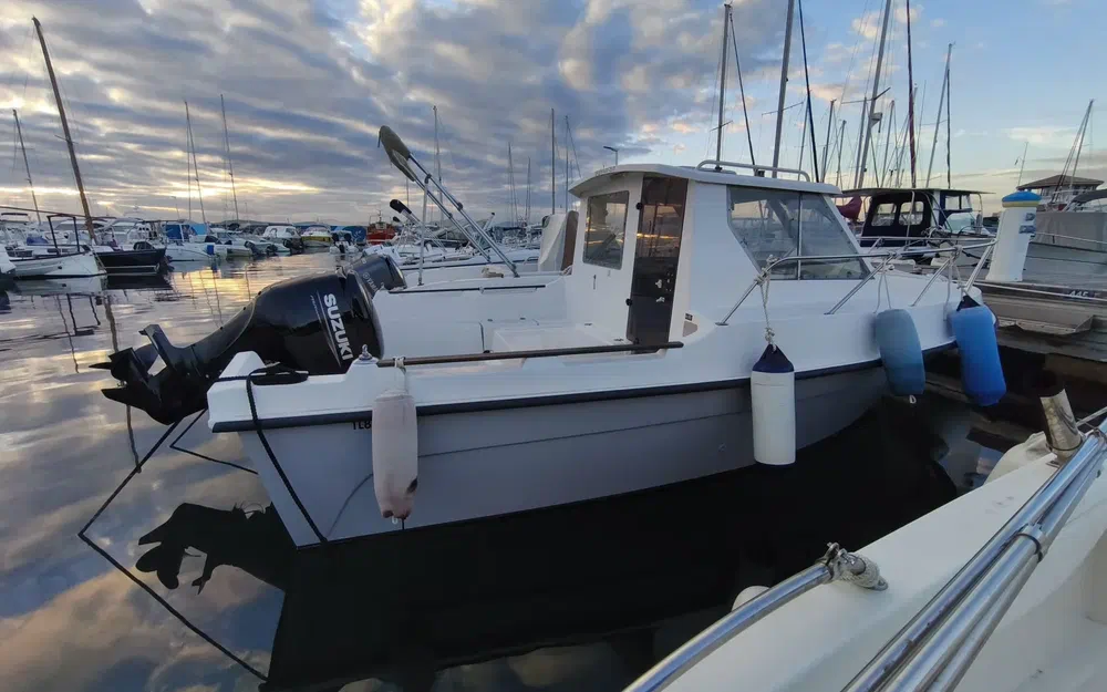 slider 1 Guymarine GM 560