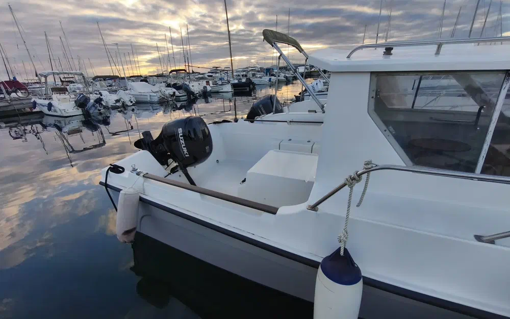 slider 2 Guymarine GM 560