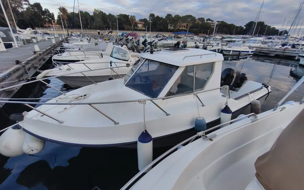 slider 4 Guymarine GM 560