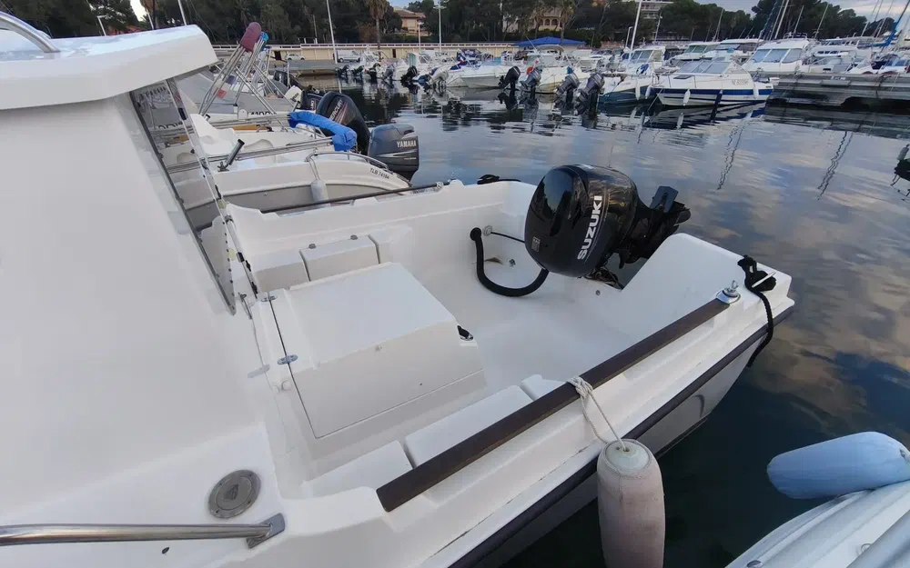 slider 5 Guymarine GM 560