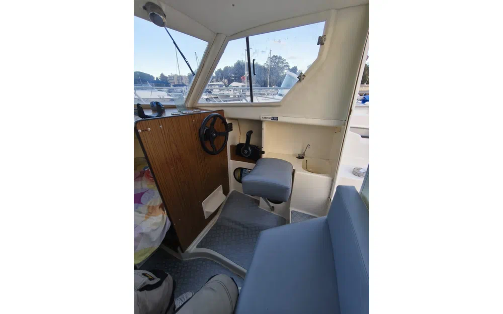 slider 11 Guymarine GM 560