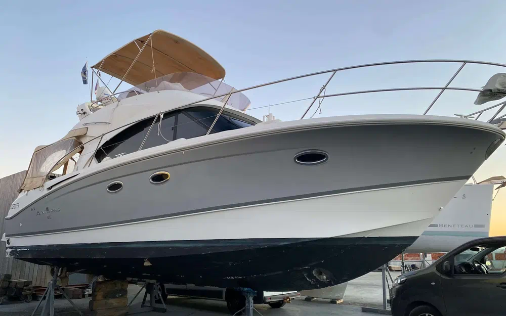 slider 0 Beneteau Antares 36