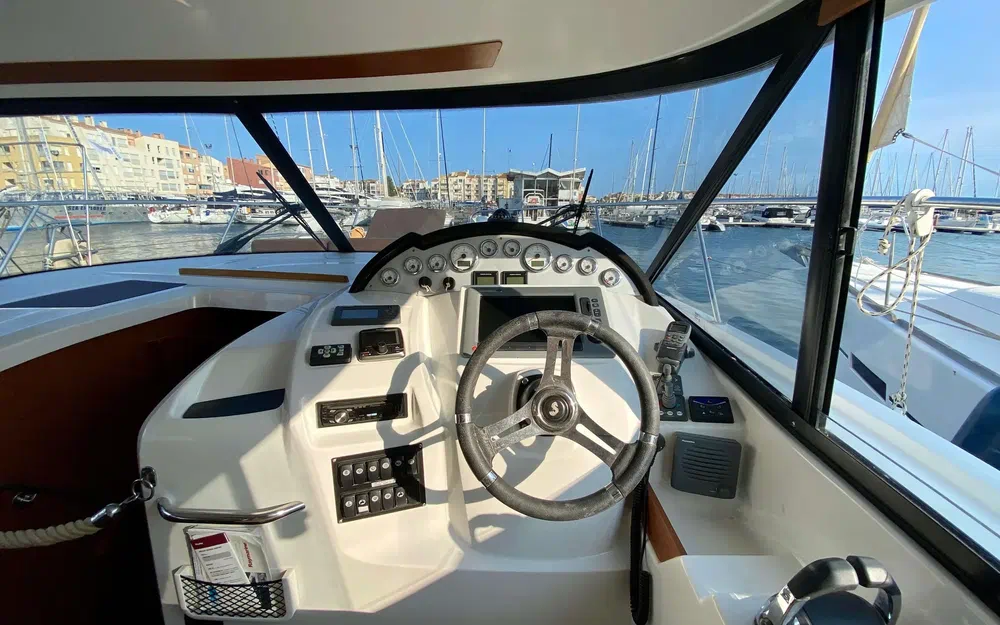 slider 9 Beneteau Antares 36