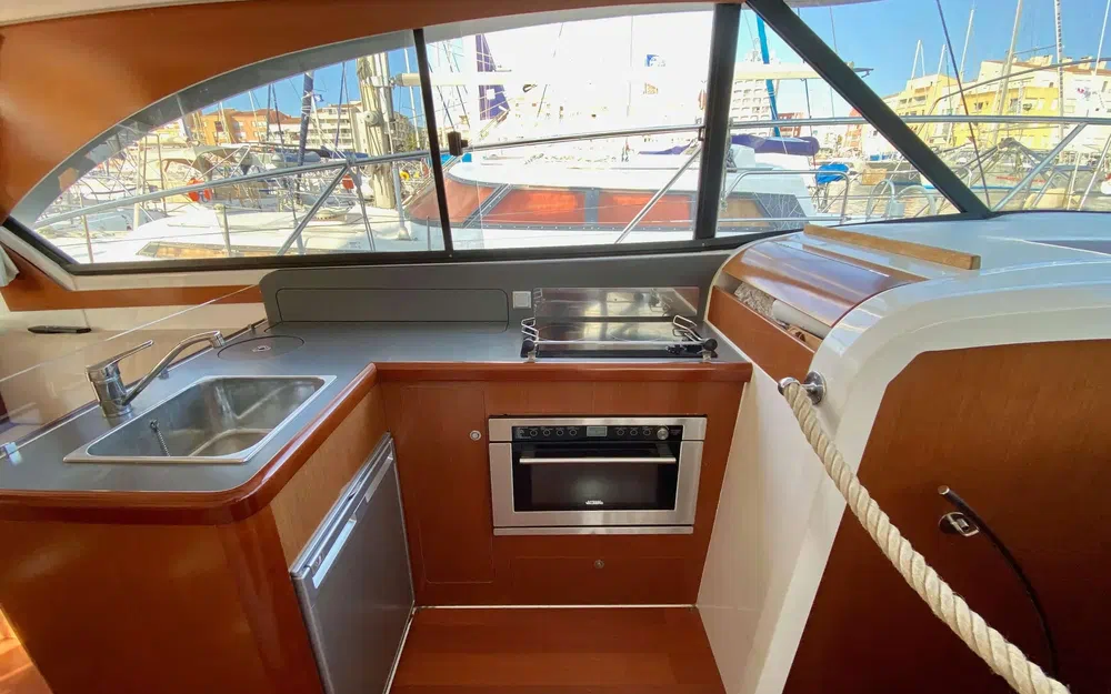 slider 11 Beneteau Antares 36