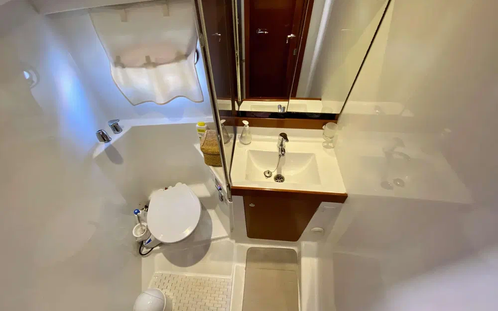 slider 12 Beneteau Antares 36