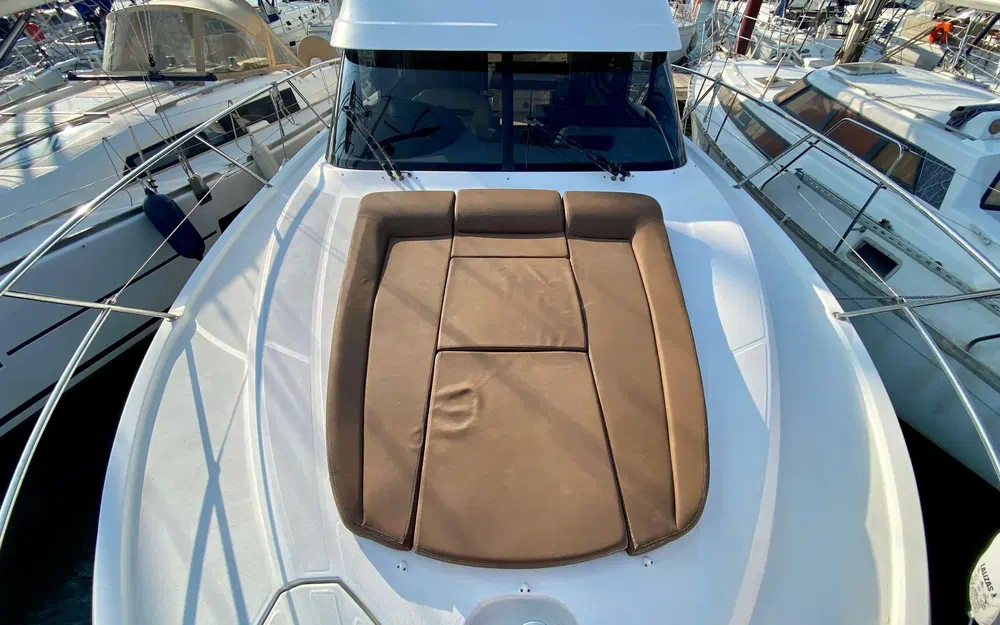 slider 1 Beneteau Antares 36