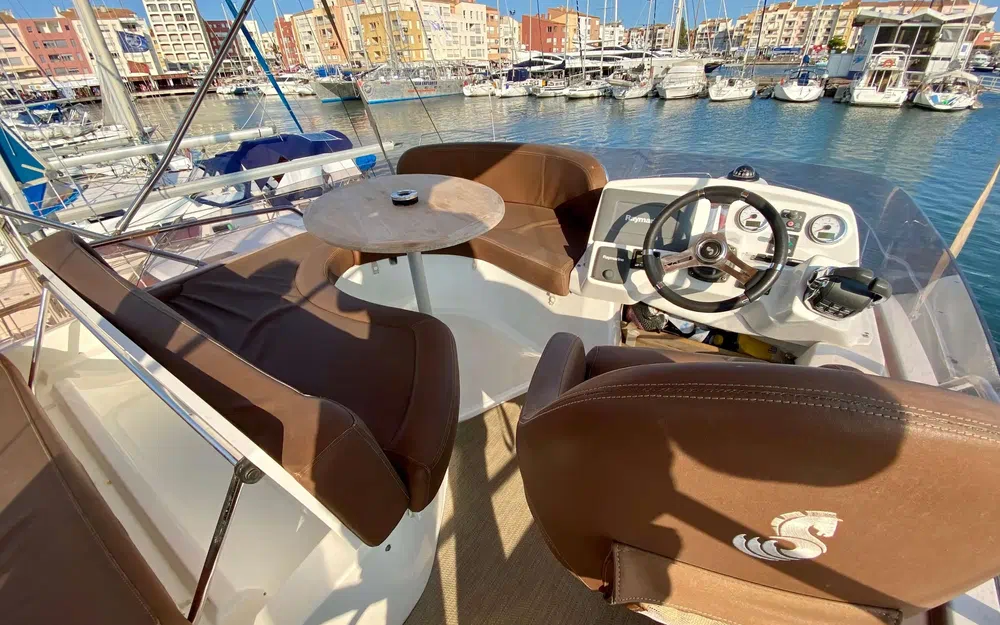 slider 6 Beneteau Antares 36