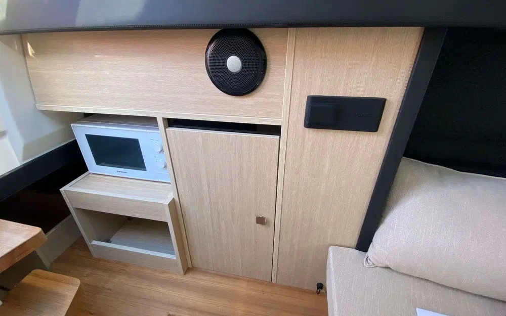 slider 10 Cranchi Endurance 30