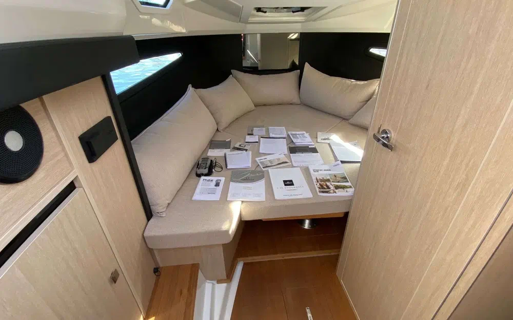 slider 12 Cranchi Endurance 30