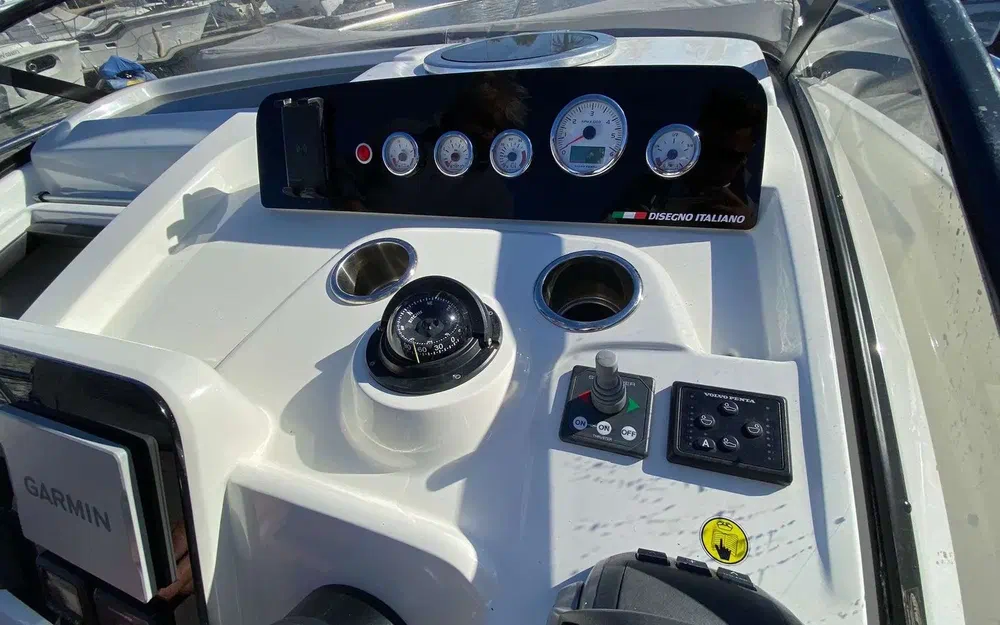 slider 1 Cranchi Endurance 30